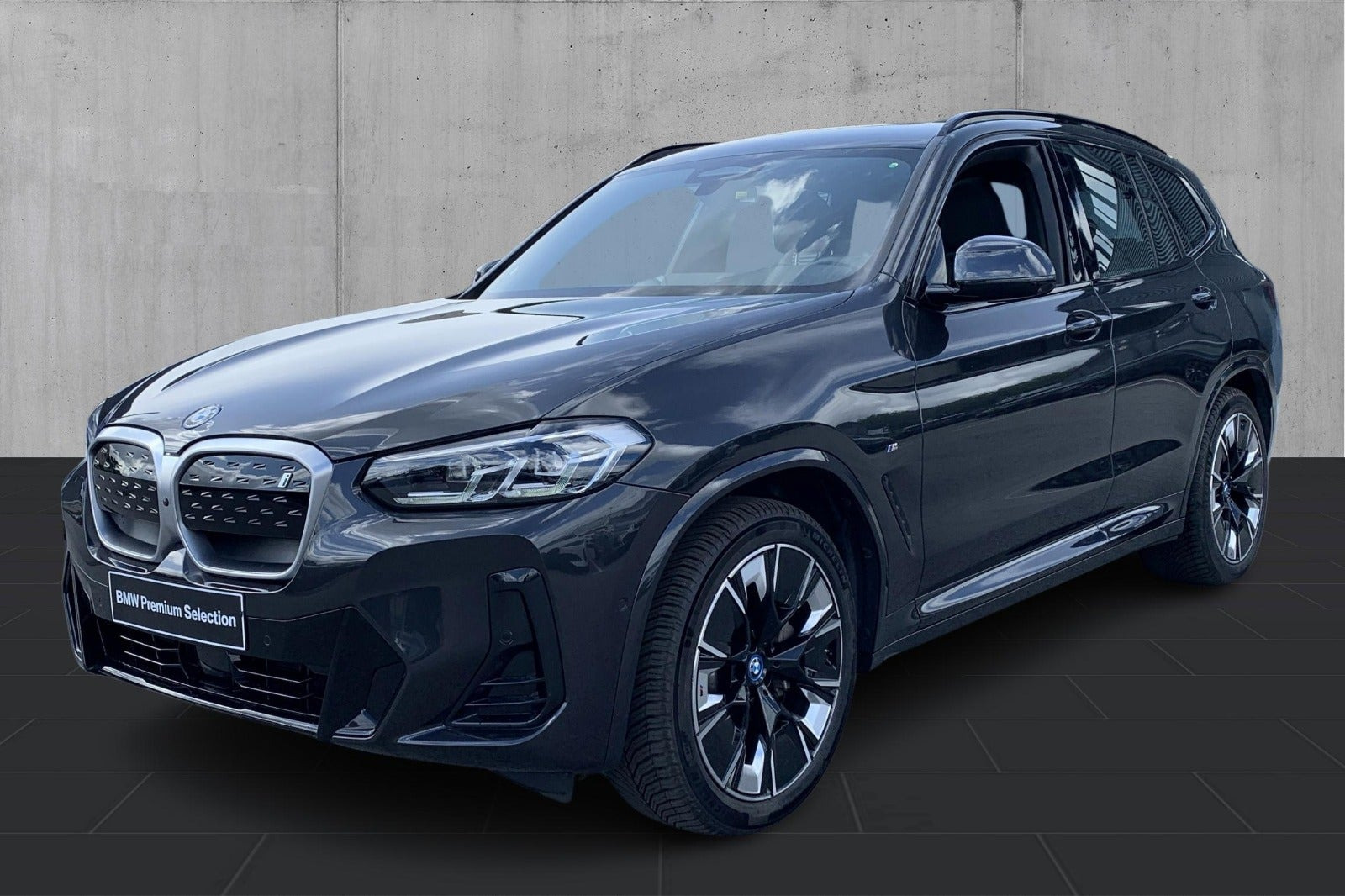 Grå BMW iX3 fra 2024