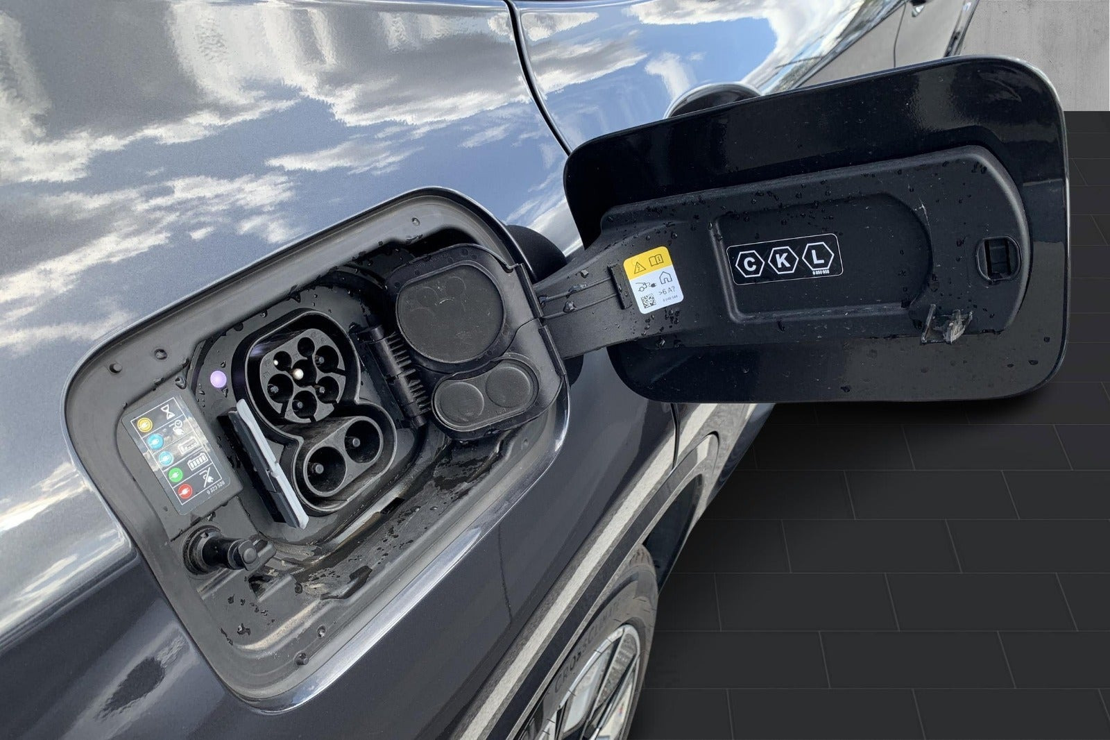 Grå BMW iX3 fra 2024