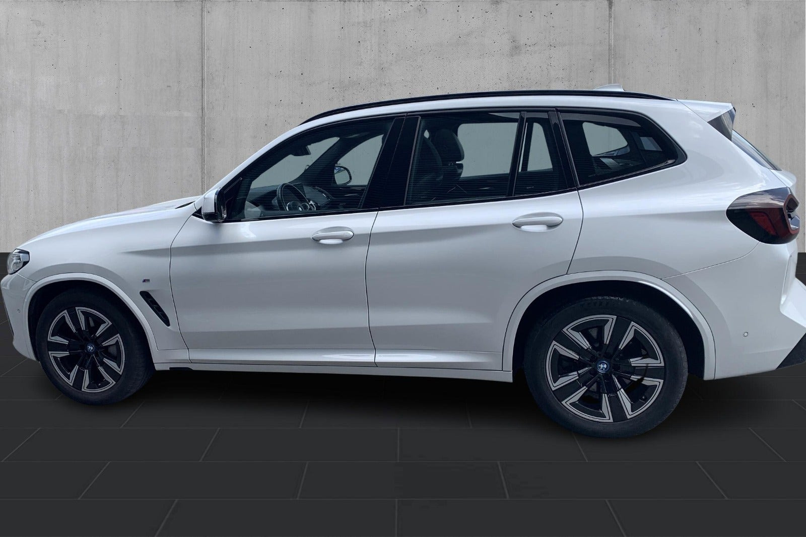 Hvid BMW iX3 fra 2024