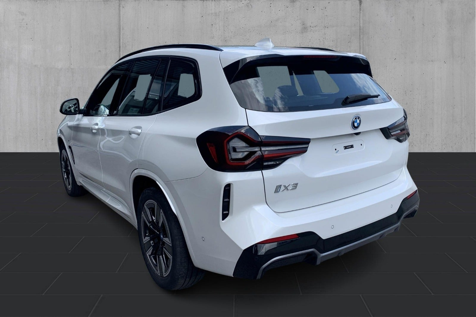 Hvid BMW iX3 fra 2024