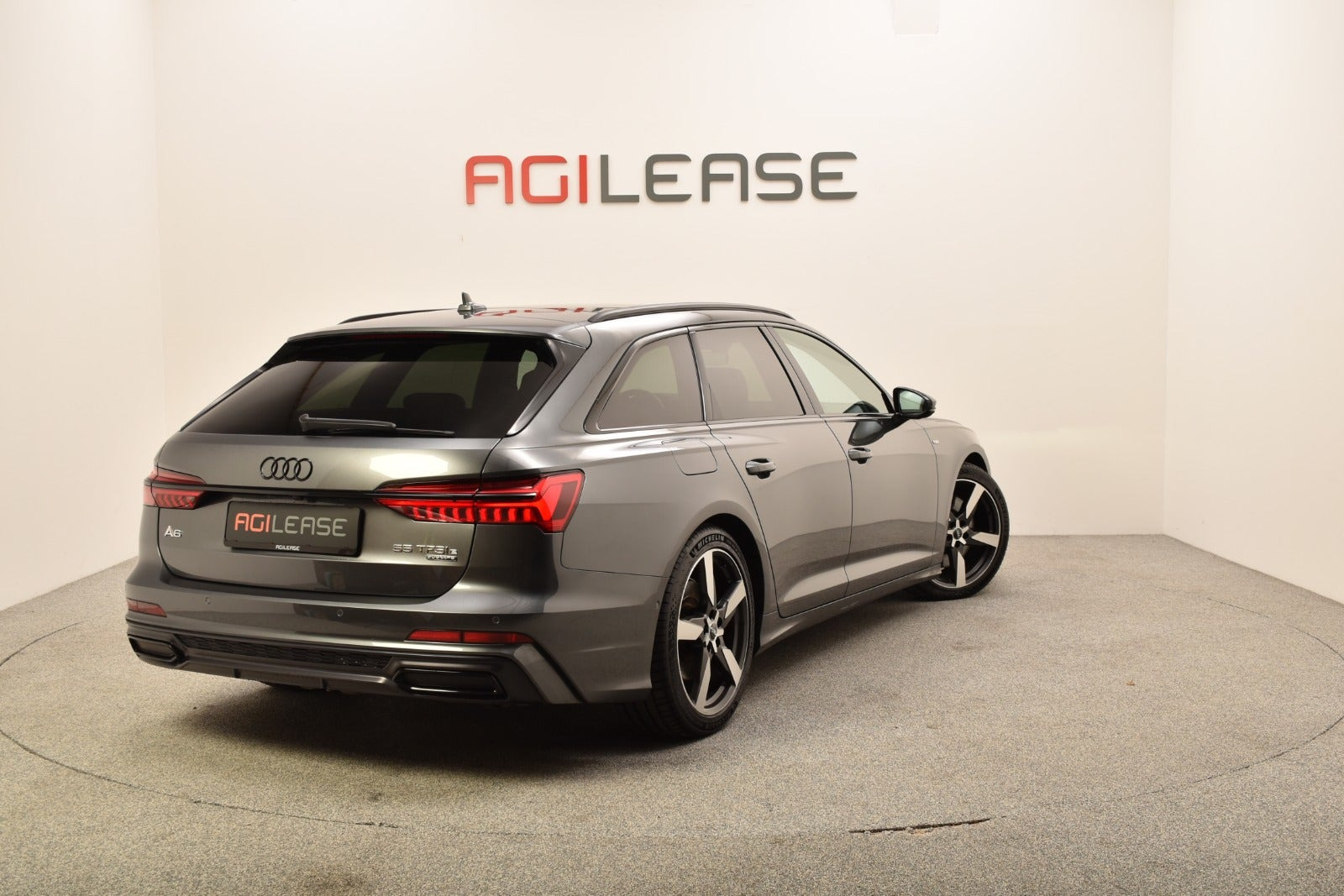 Grå Audi A6 fra 2020