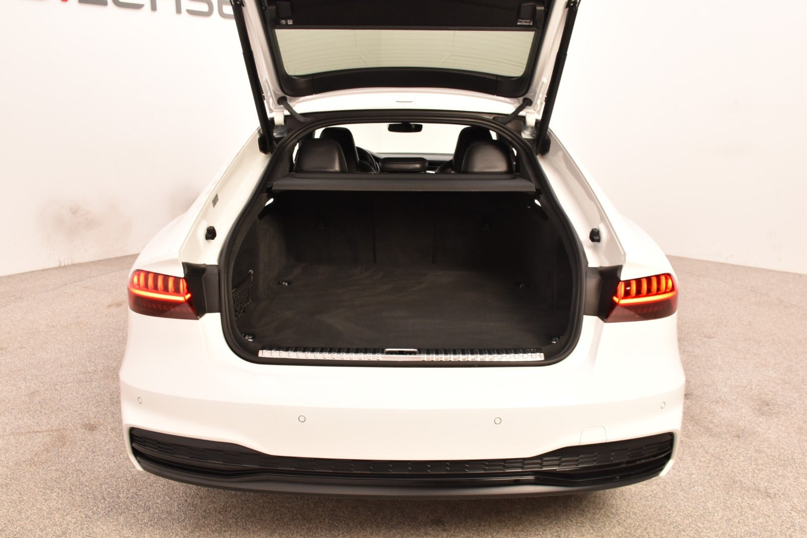 Hvid Audi A7 fra 2021