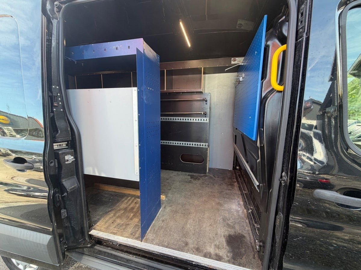 Sort Ford Transit 350 L2 Van fra 2017
