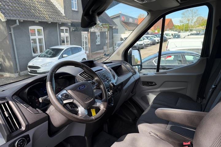 Sort Ford Transit 350 L2 Van fra 2017