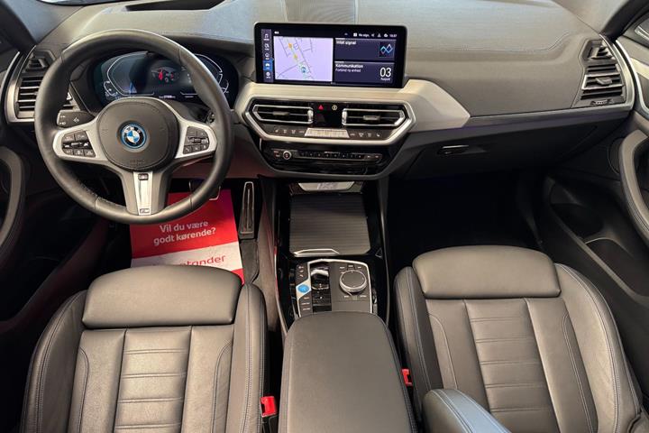 Sort BMW iX3 fra 2025