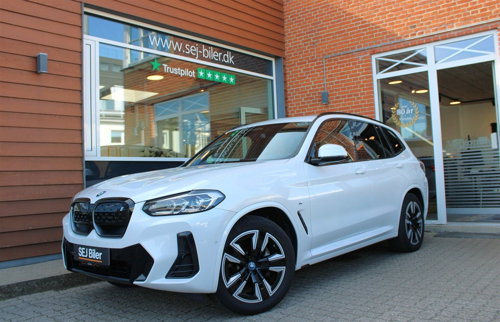 Hvid BMW iX3 fra 2023
