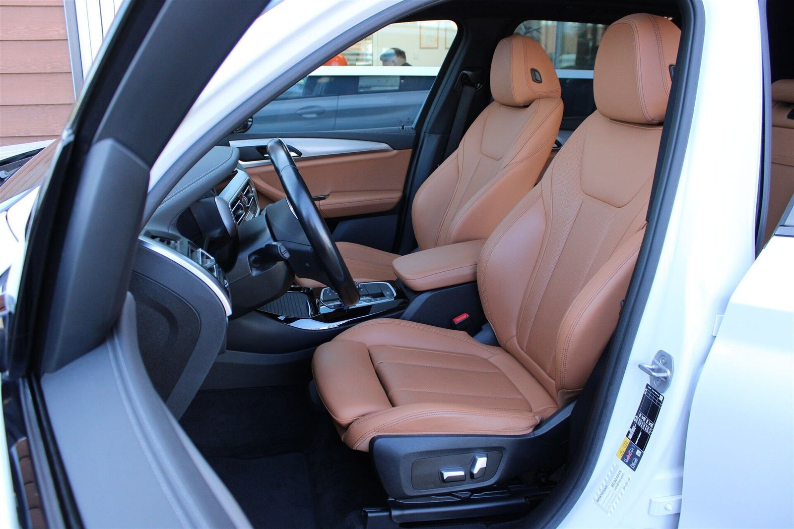 Hvid BMW iX3 fra 2023