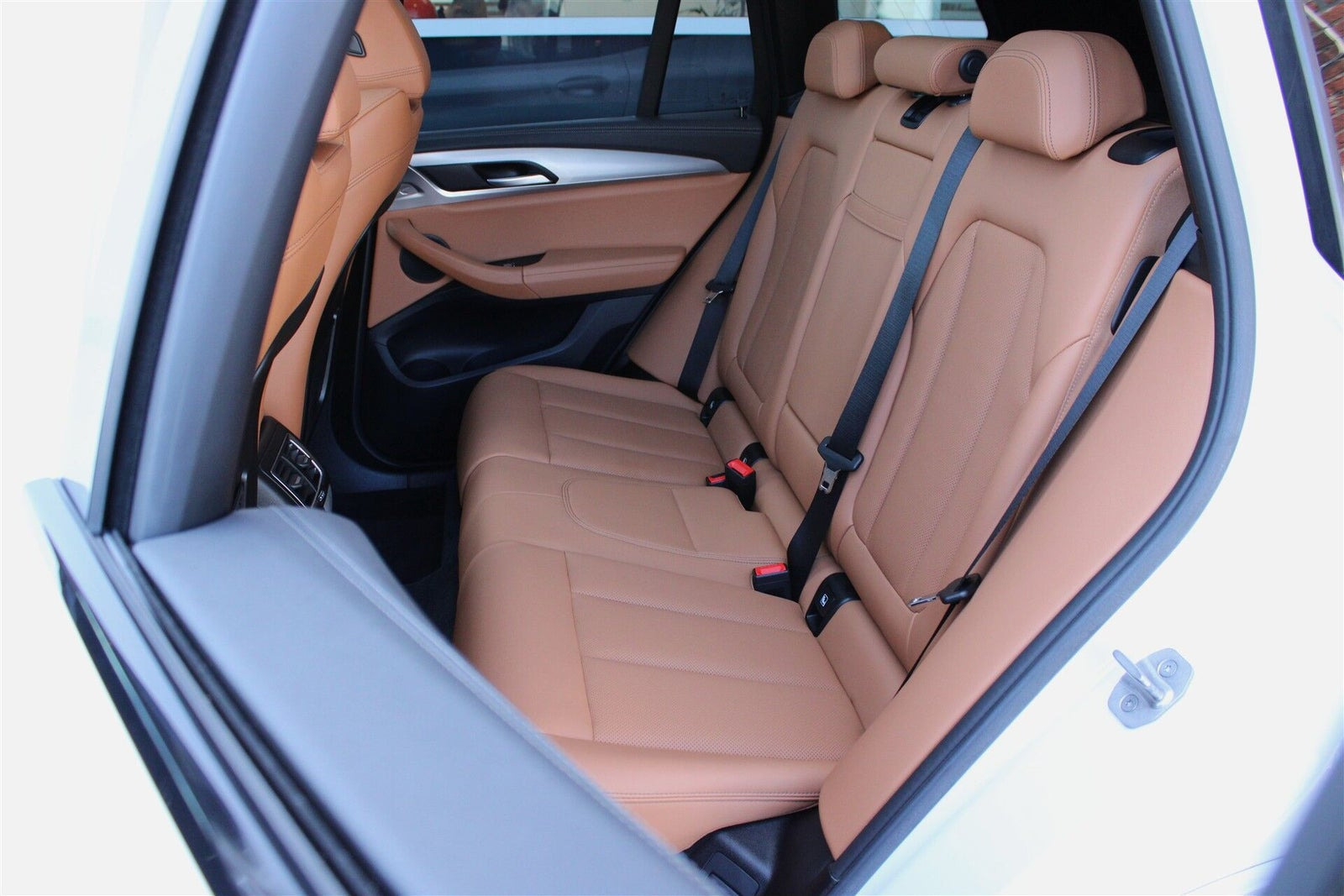 Hvid BMW iX3 fra 2023