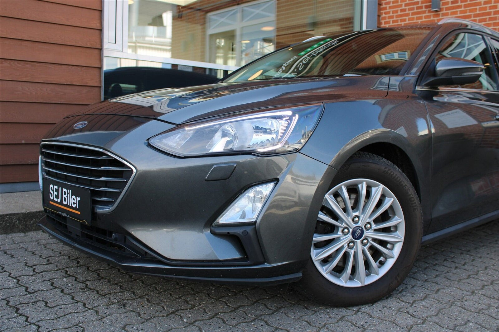 Grå Ford Focus fra 2019