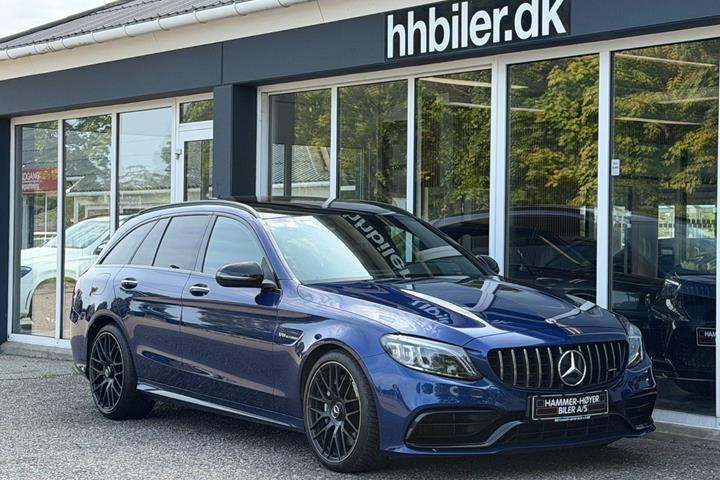 Blå Mercedes C63 fra 2020