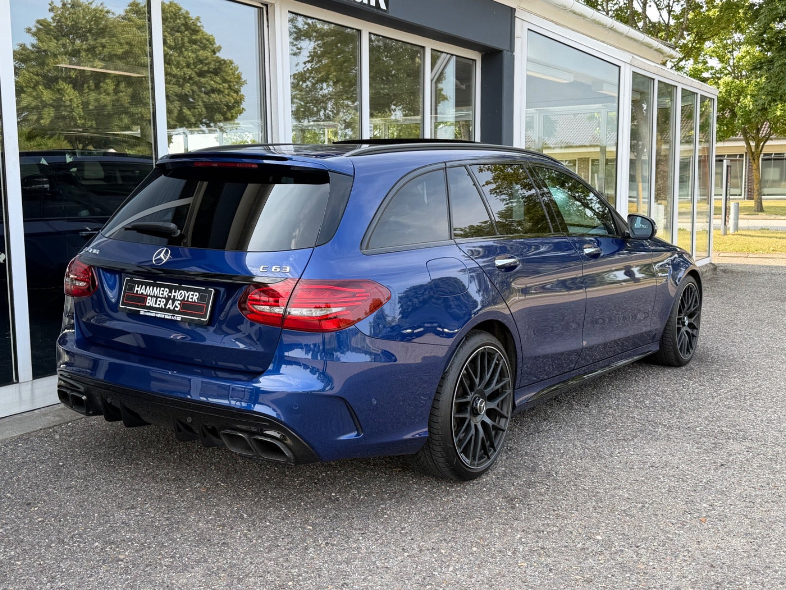 Blå Mercedes C63 fra 2020