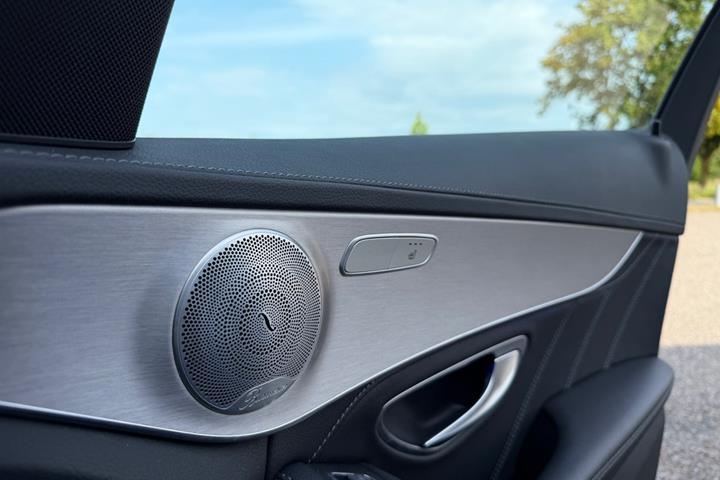Blå Mercedes C63 fra 2020