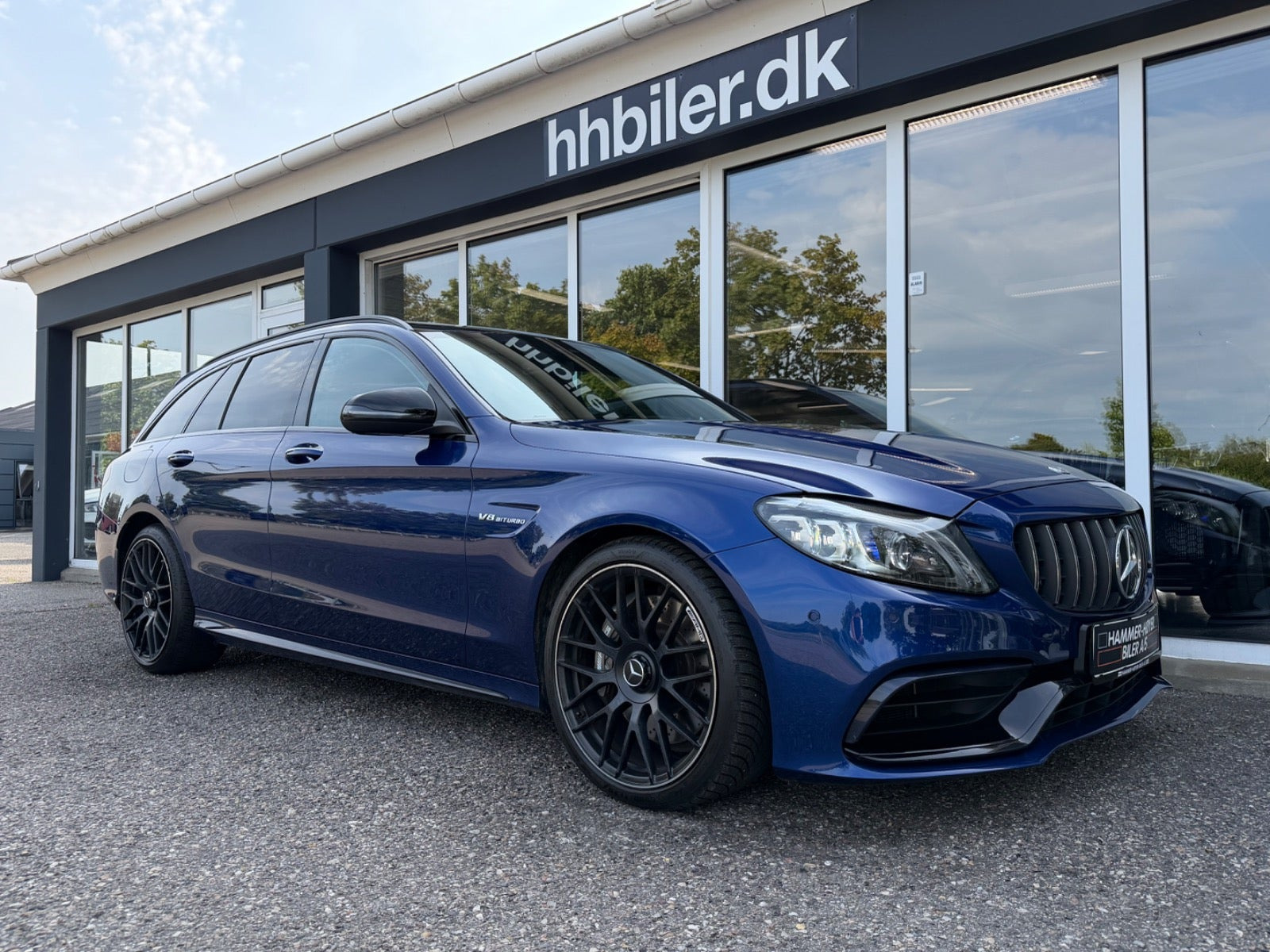 Blå Mercedes C63 fra 2020