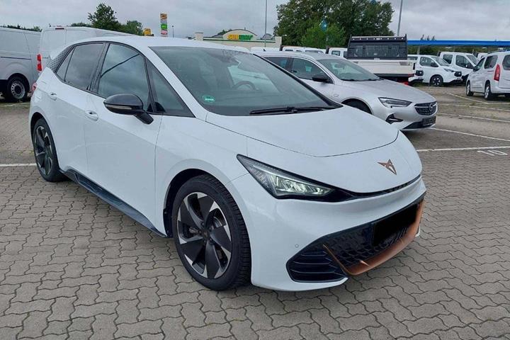 Hvid Cupra Born fra 2023