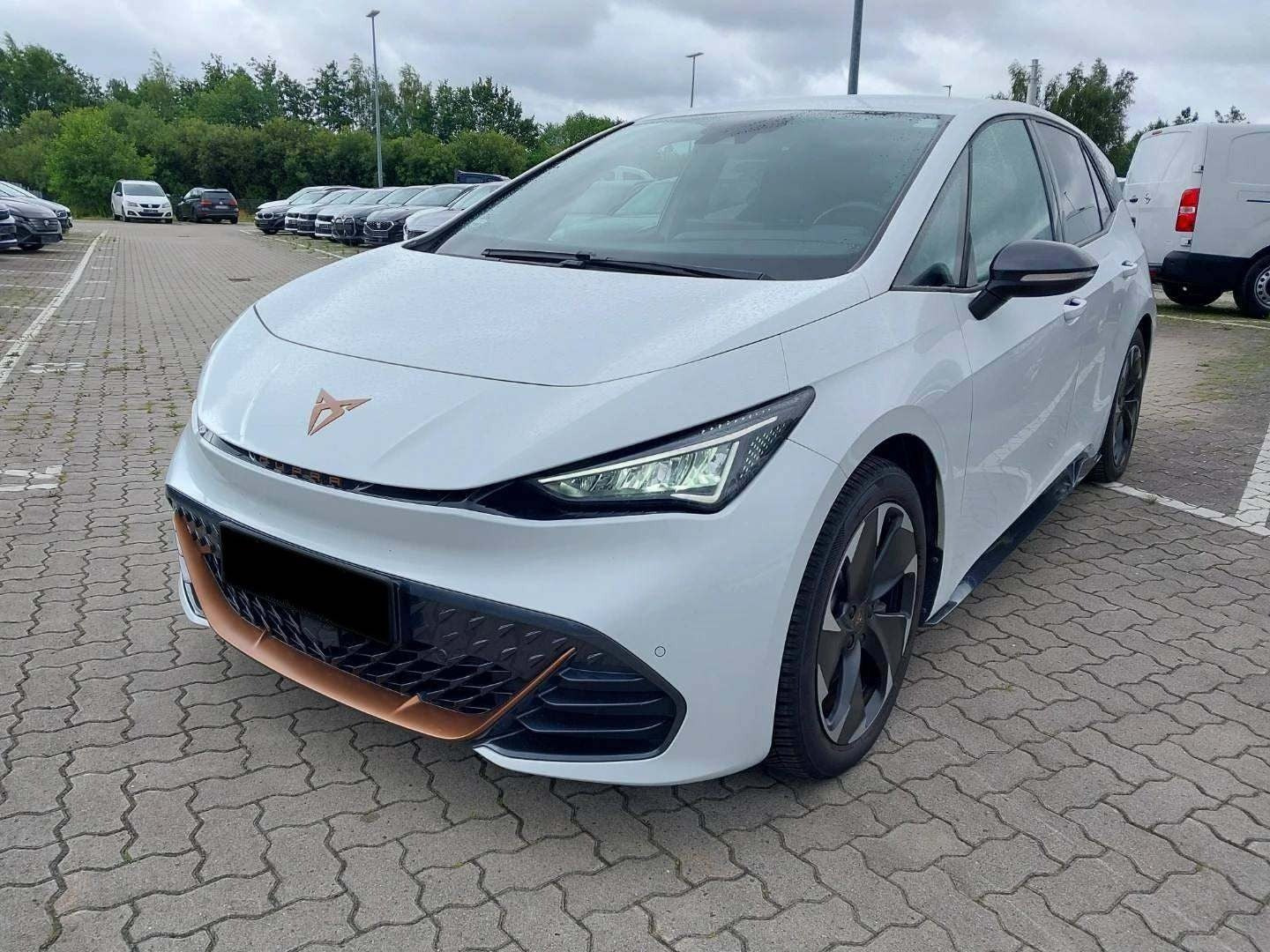 Hvid Cupra Born fra 2023