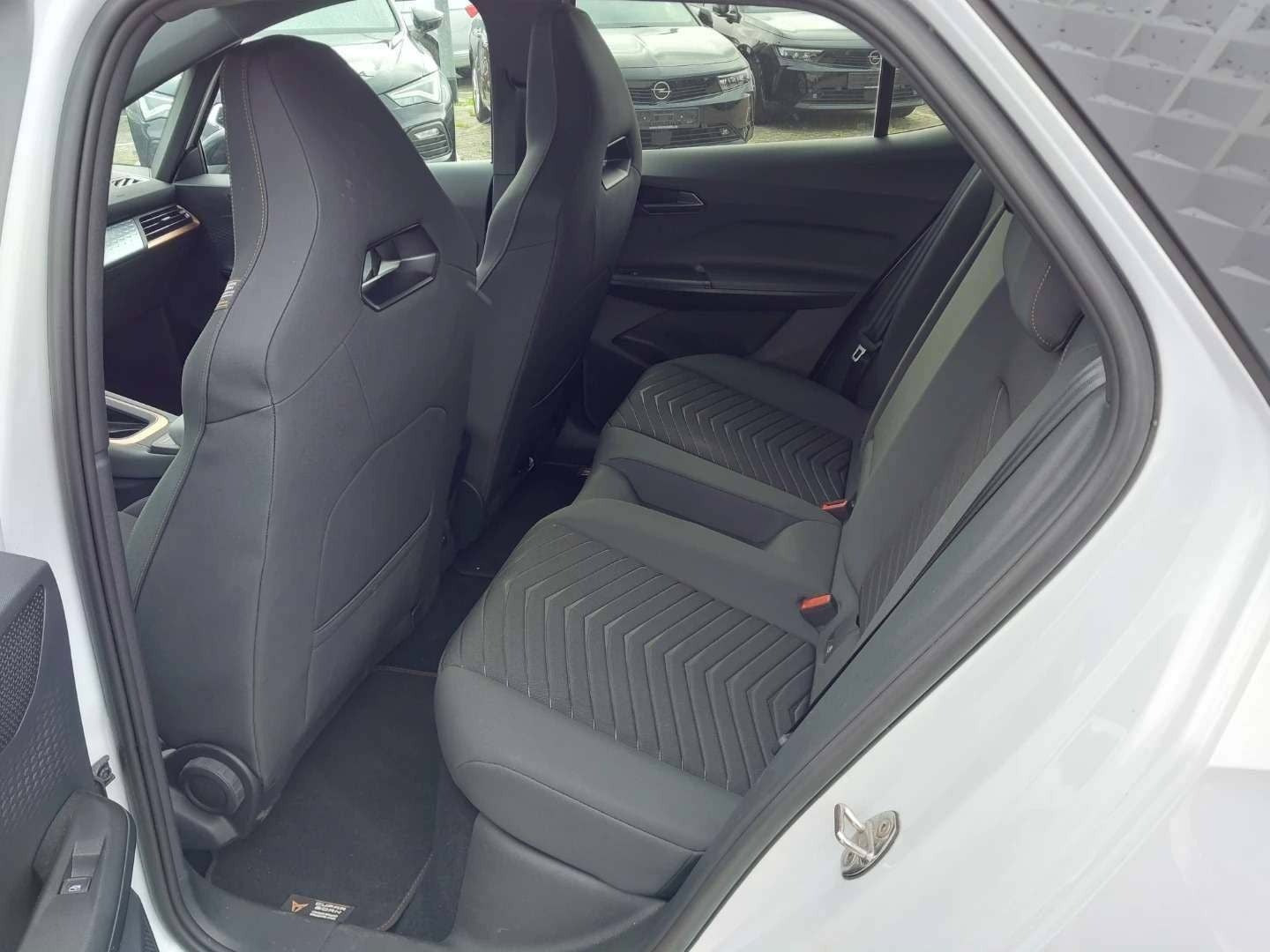 Hvid Cupra Born fra 2023