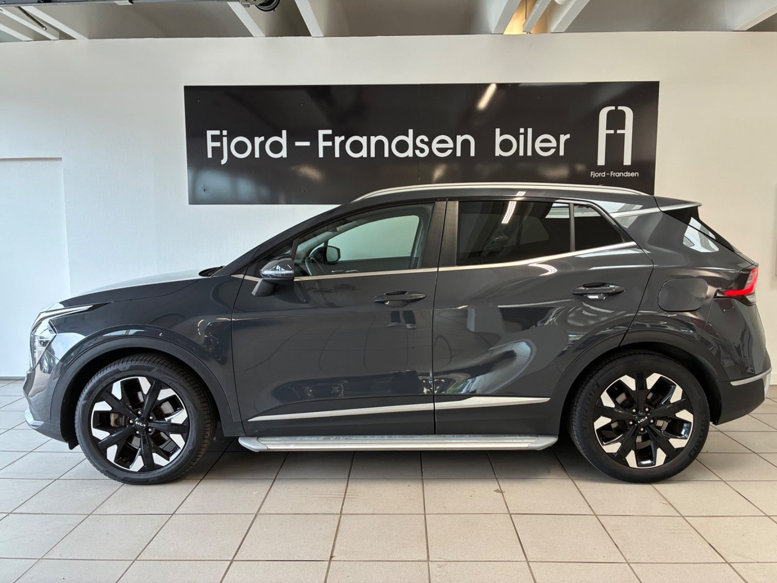 Grå Kia Sportage fra 2022