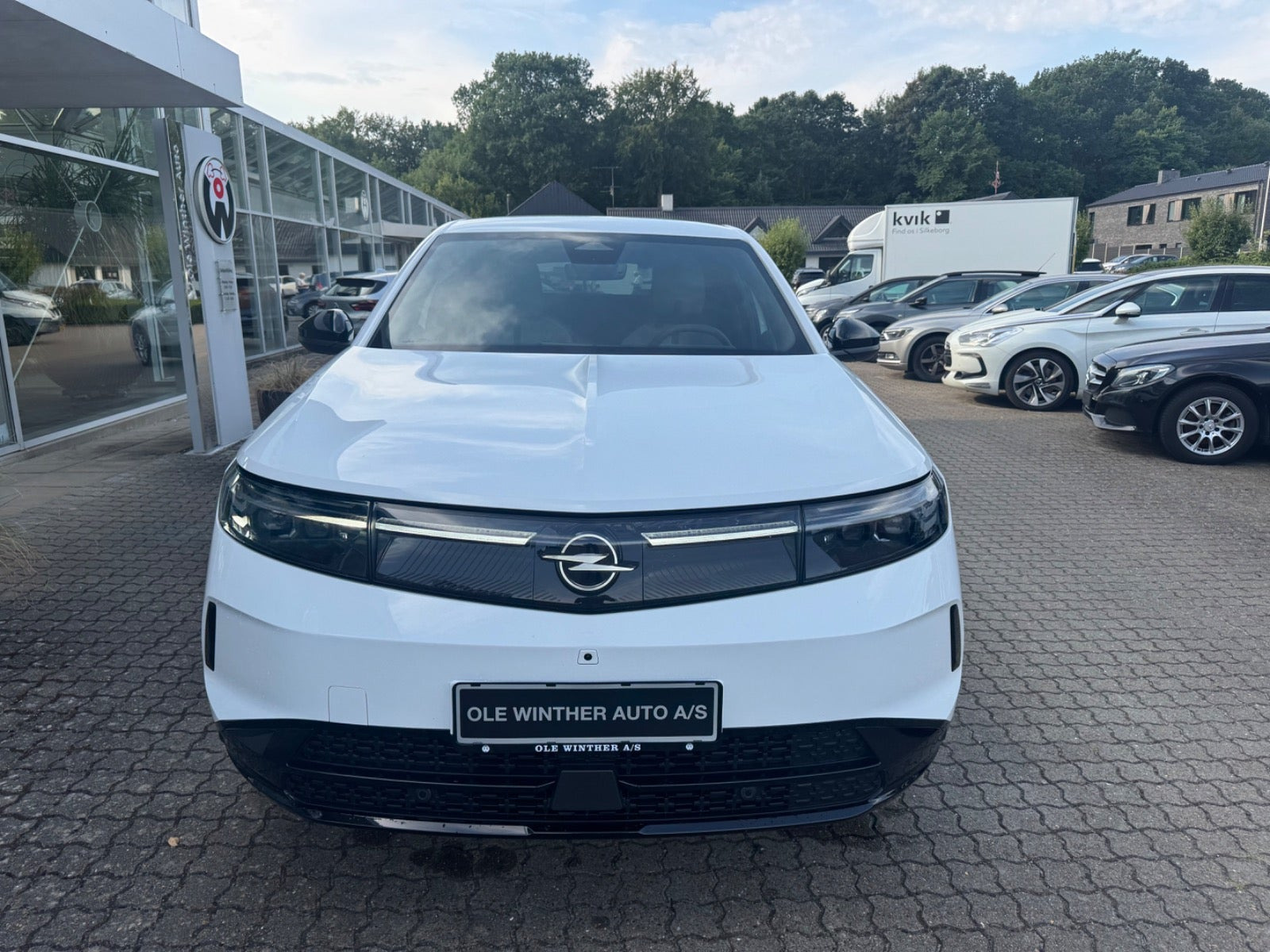 Hvid Opel Grandland-e fra 2025