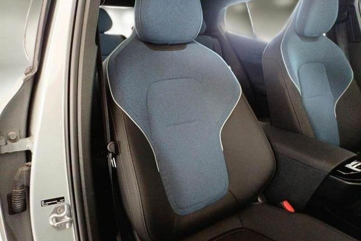 Grå Volvo EX30 fra 2024