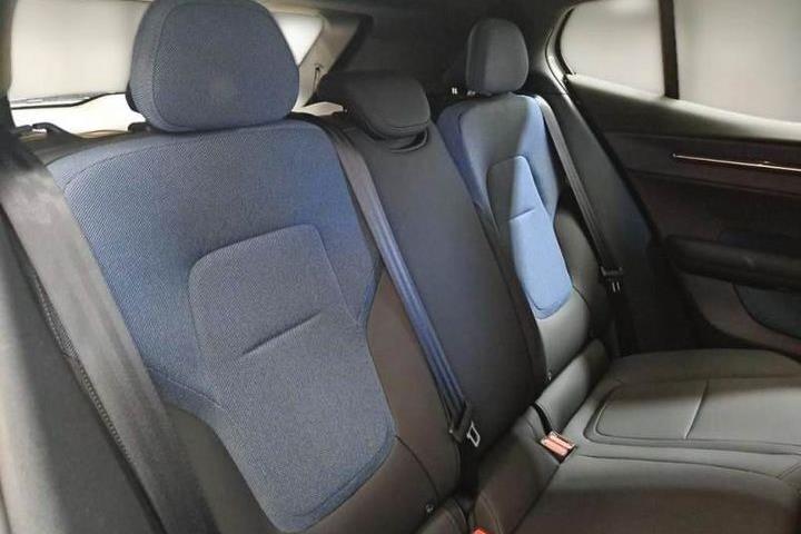 Grå Volvo EX30 fra 2024