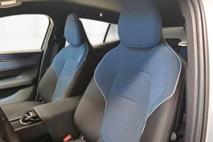 Grå Volvo EX30 fra 2024