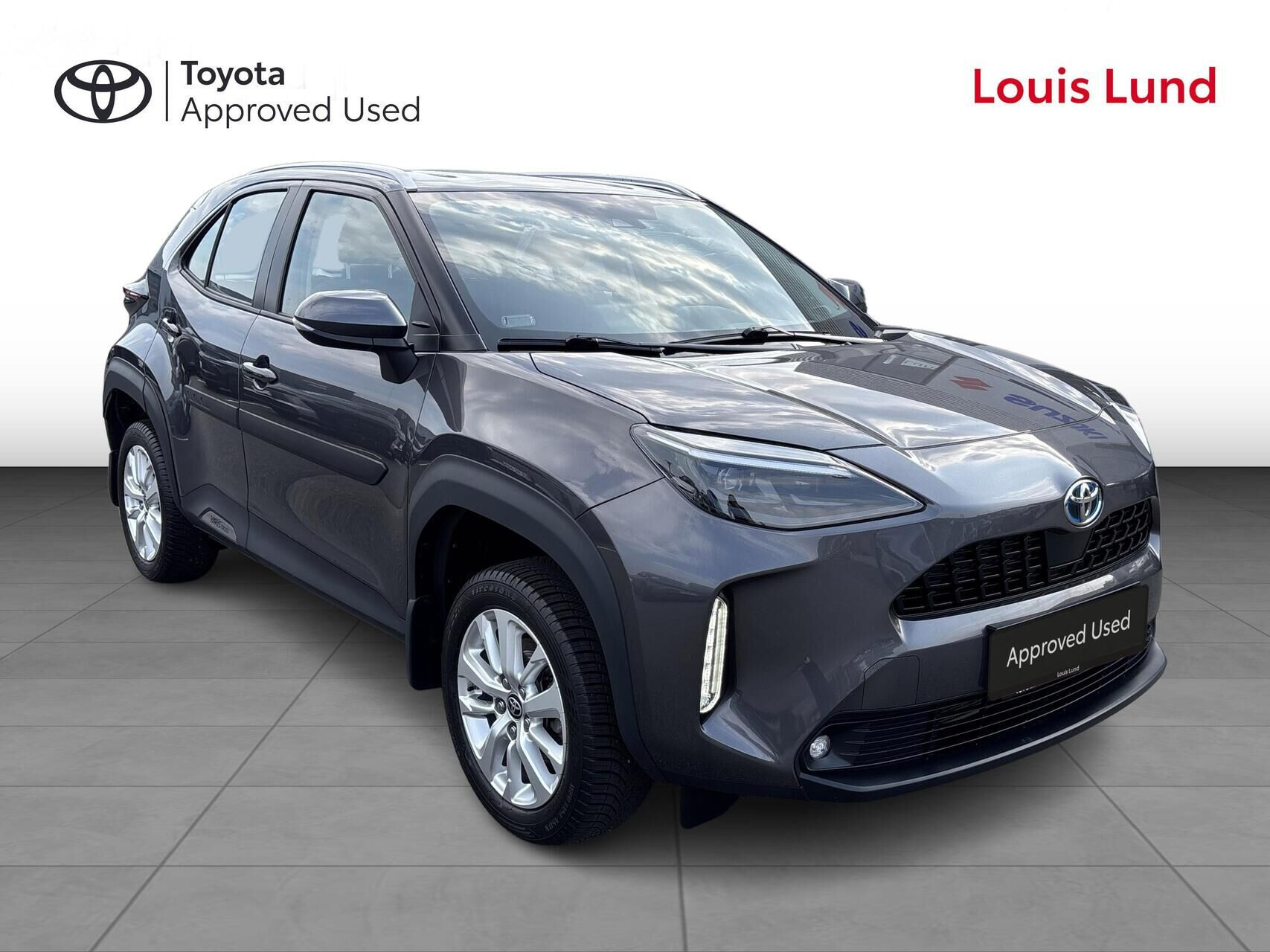 Grå Toyota Yaris Cross fra 2022