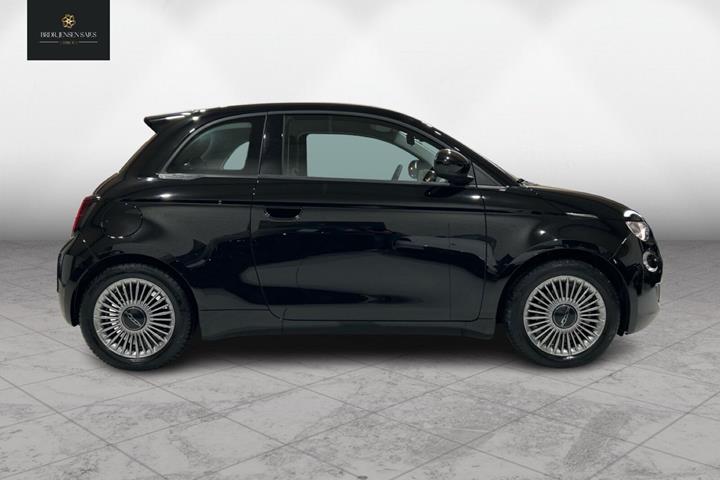 Sort Fiat 500e fra 2023