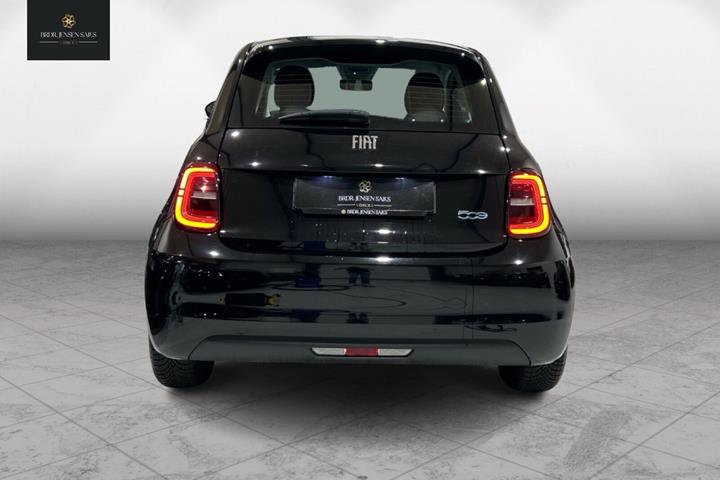 Sort Fiat 500e fra 2023