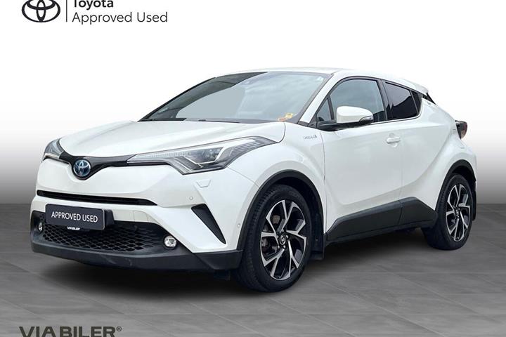 Hvid Toyota C-HR fra 2019 set udefra