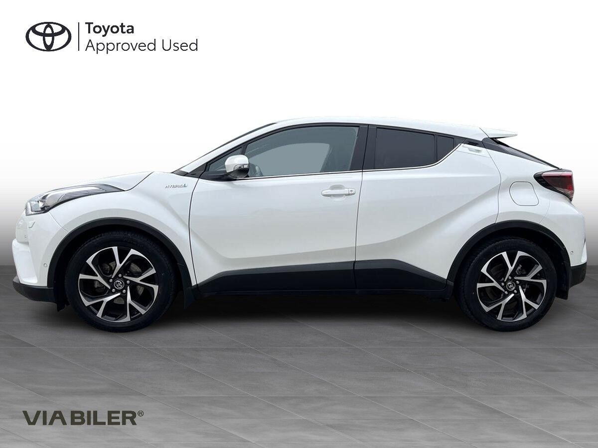 Hvid Toyota C-HR fra 2019