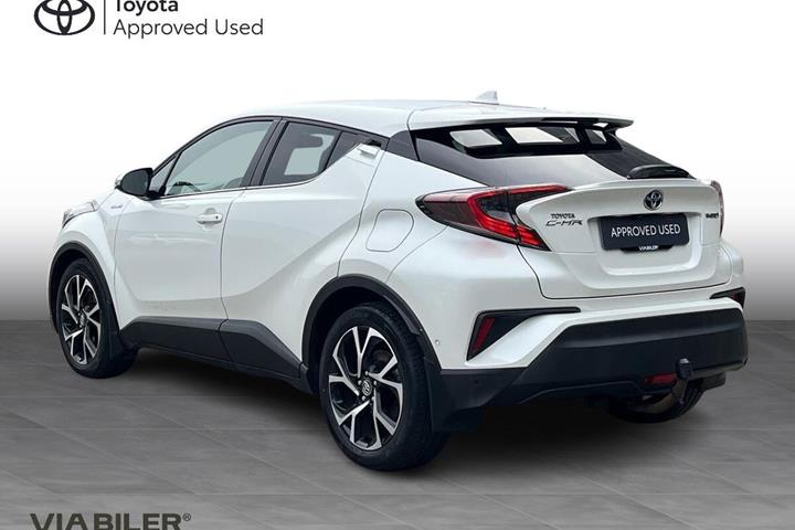 Hvid Toyota C-HR fra 2019