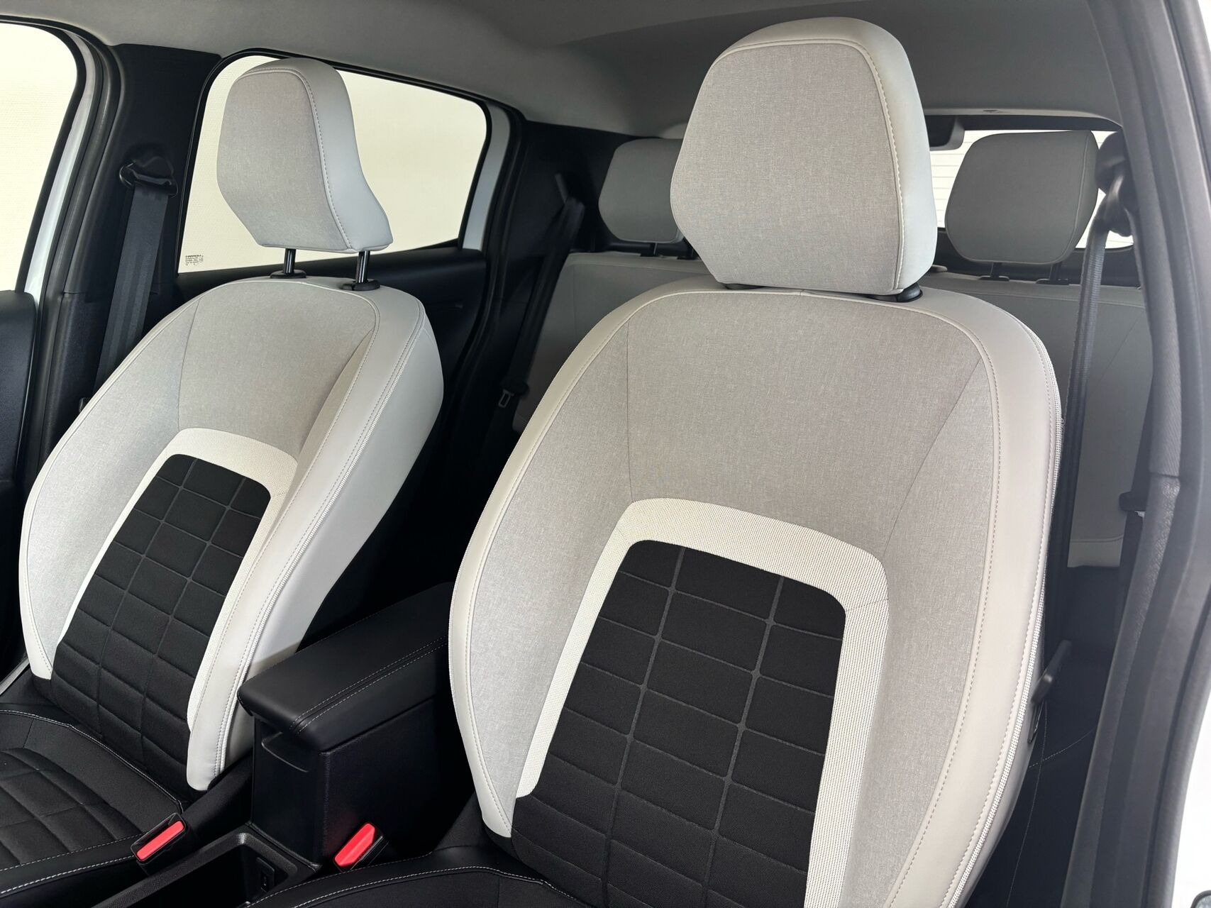 Hvid Citroën ë-C3 fra 2025