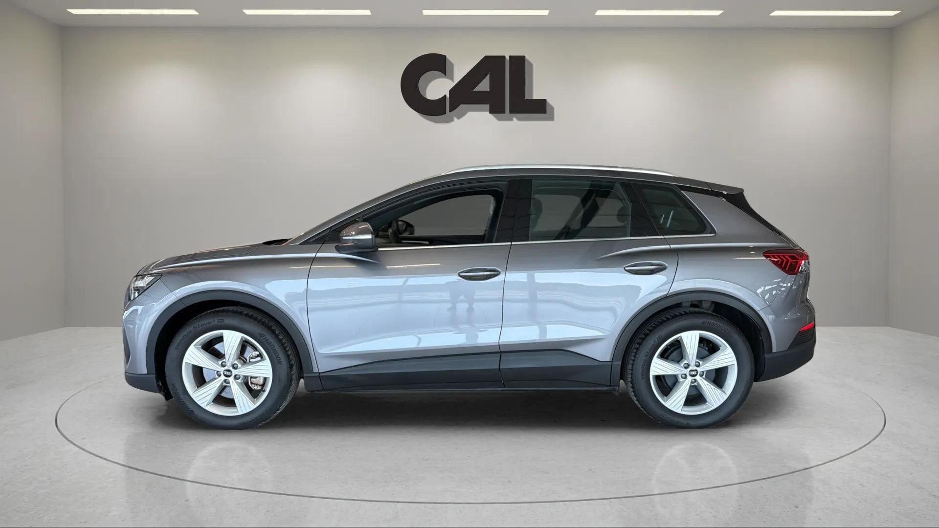 Grå Audi Q4 fra 2024