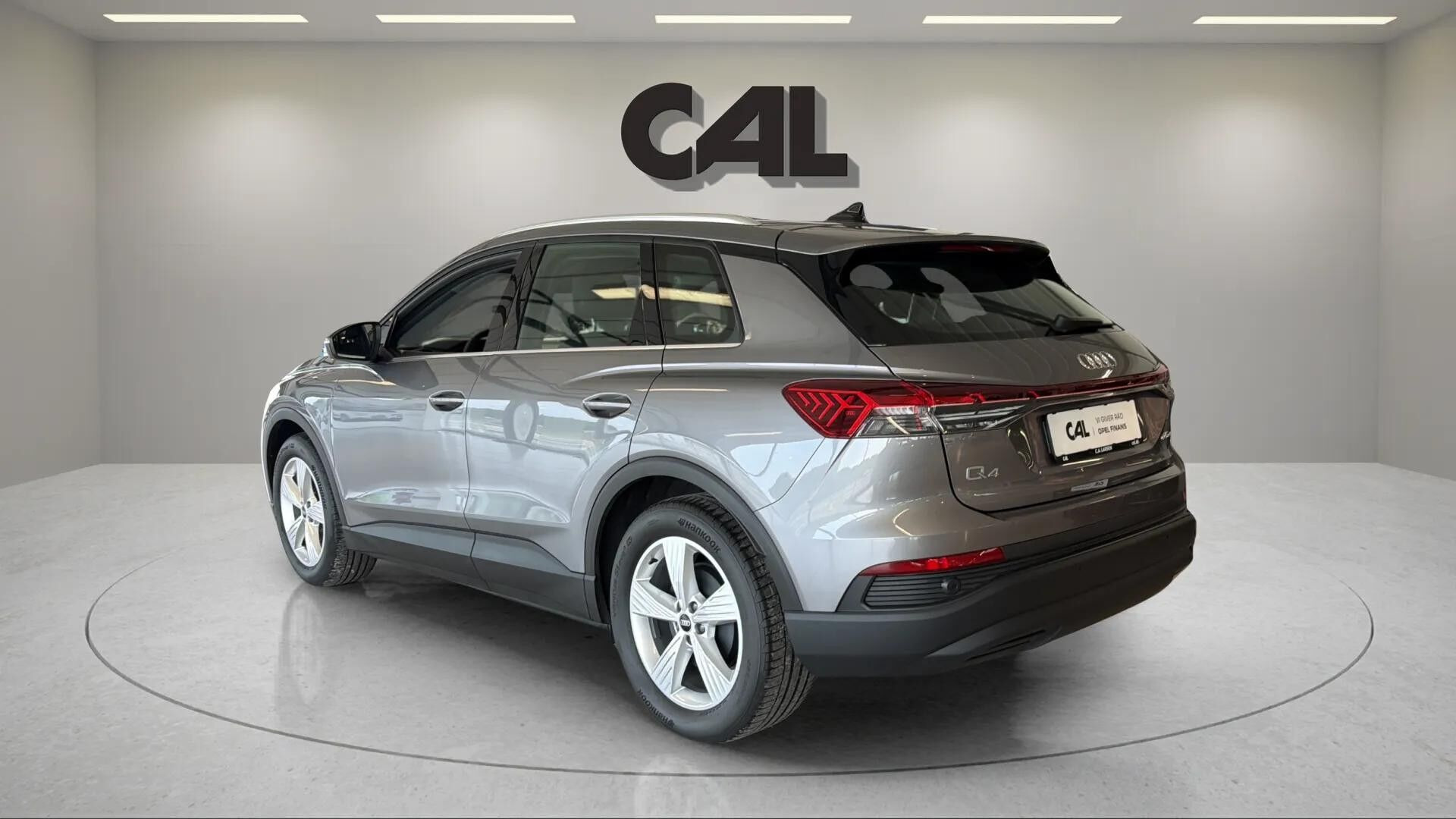 Grå Audi Q4 fra 2024