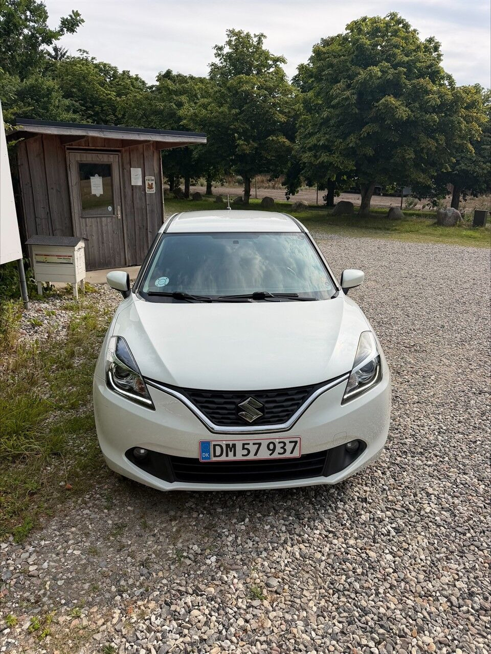 Hvid Suzuki Baleno fra 2017