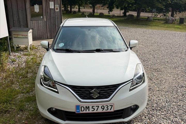 Hvid Suzuki Baleno fra 2017