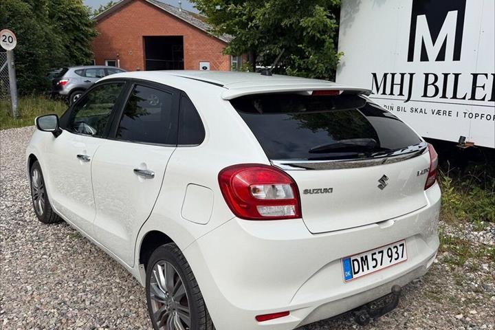 Hvid Suzuki Baleno fra 2017
