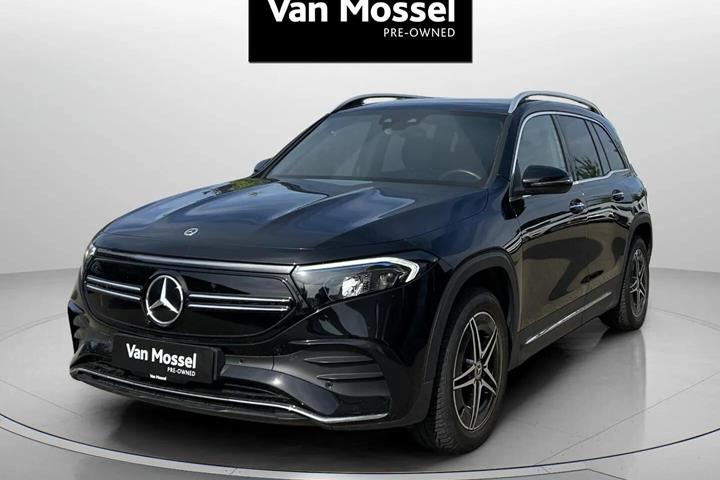 Sort Mercedes EQB 250 fra 2023 set udefra