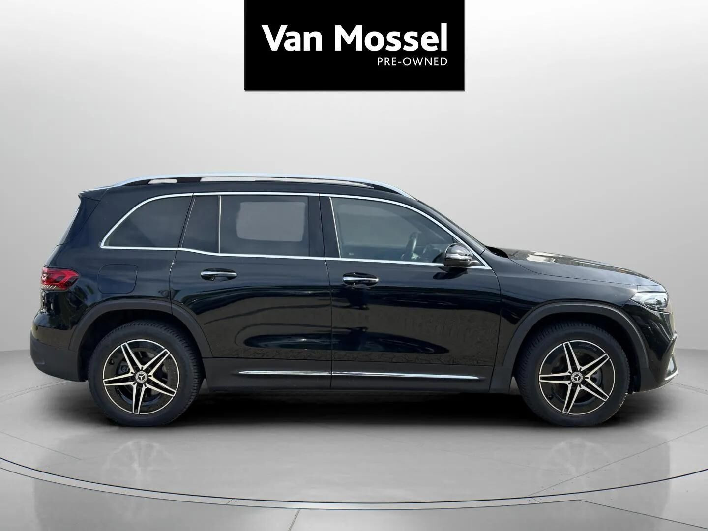 Sort Mercedes EQB 250 fra 2023