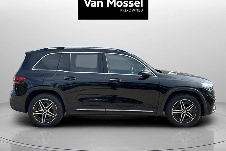 Sort Mercedes EQB 250 fra 2023