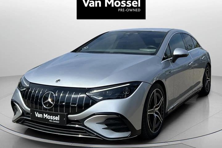 Sølv Mercedes EQE 43 AMG fra 2022