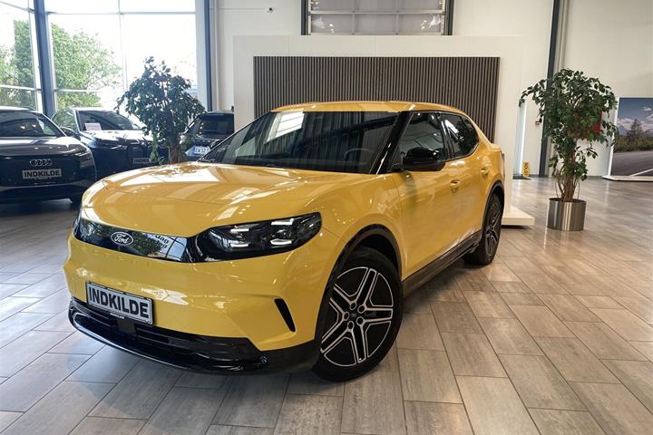 Gul Ford Capri fra 2025 set udefra