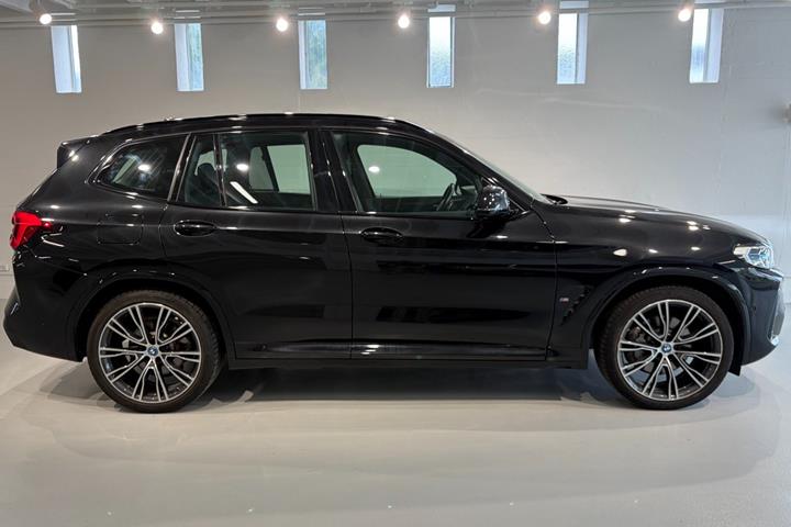 Sort BMW X3 fra 2023