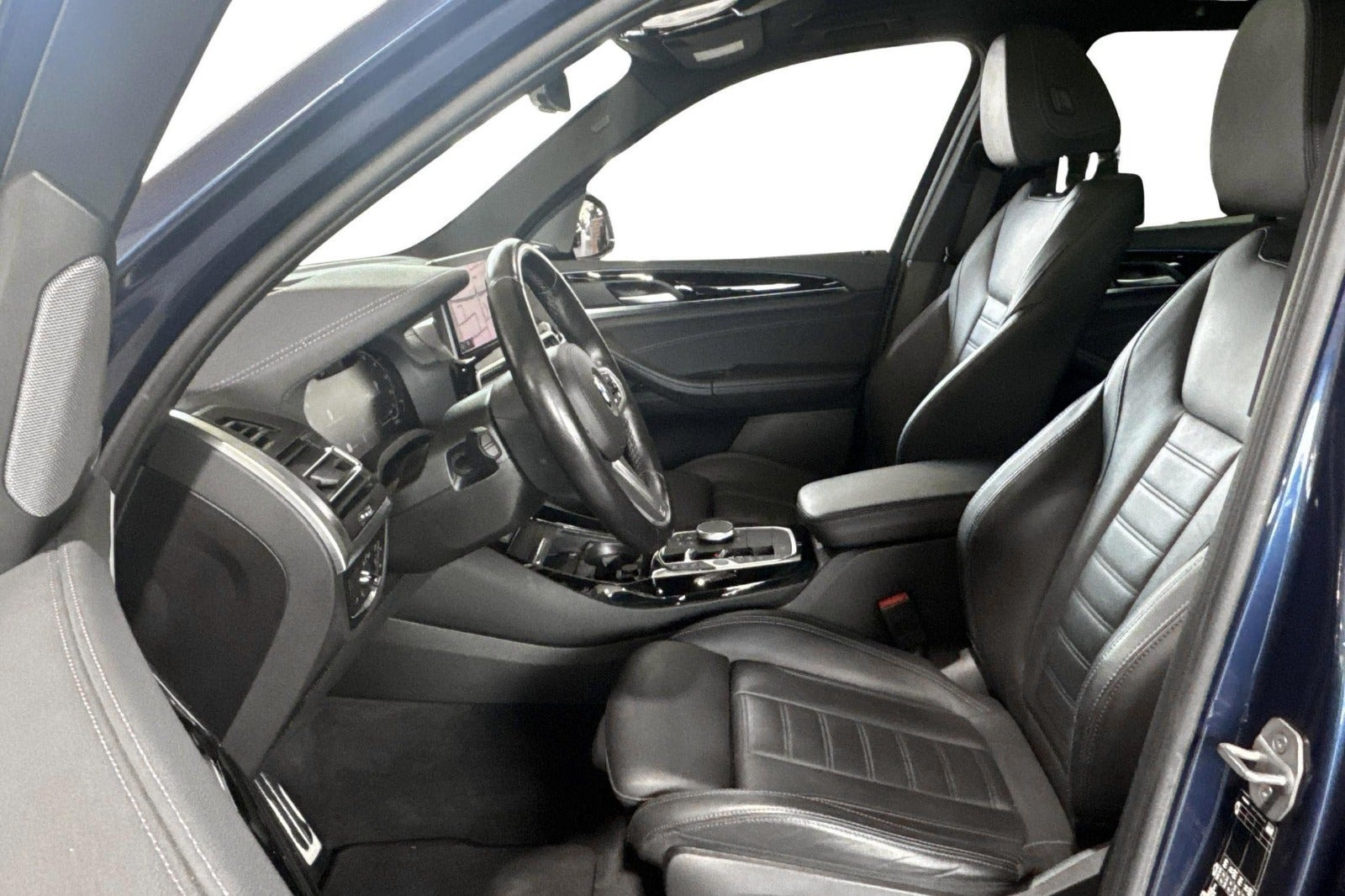 Blå BMW iX3 fra 2023