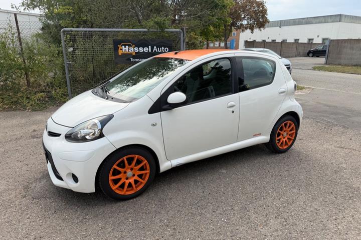 Grøn Toyota Aygo fra 2013