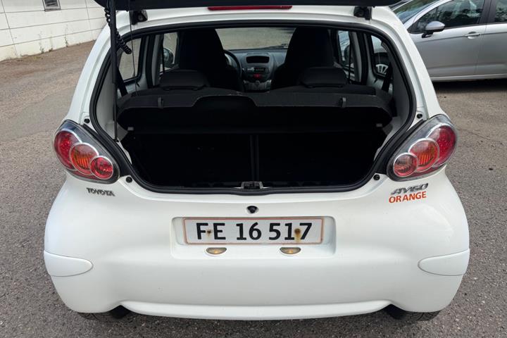 Grøn Toyota Aygo fra 2013