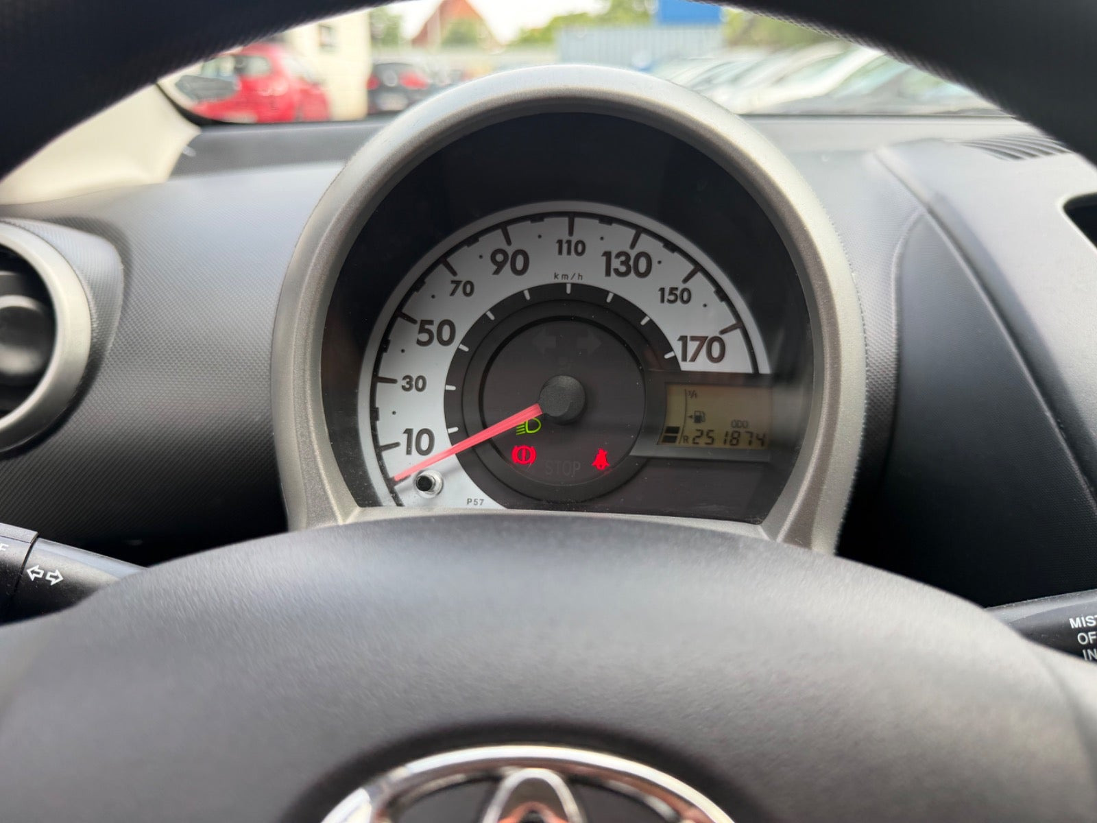 Grøn Toyota Aygo fra 2013