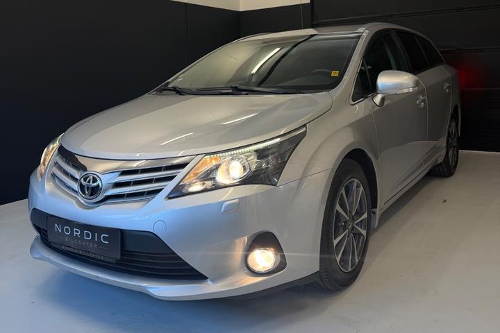 undefined Toyota Avensis fra 2014