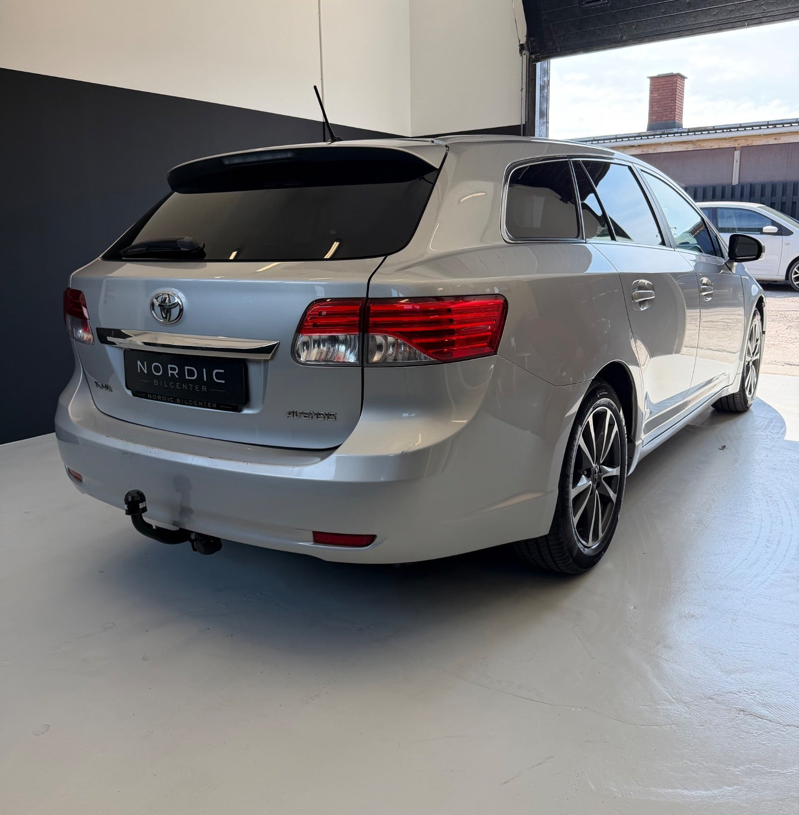 undefined Toyota Avensis fra 2014