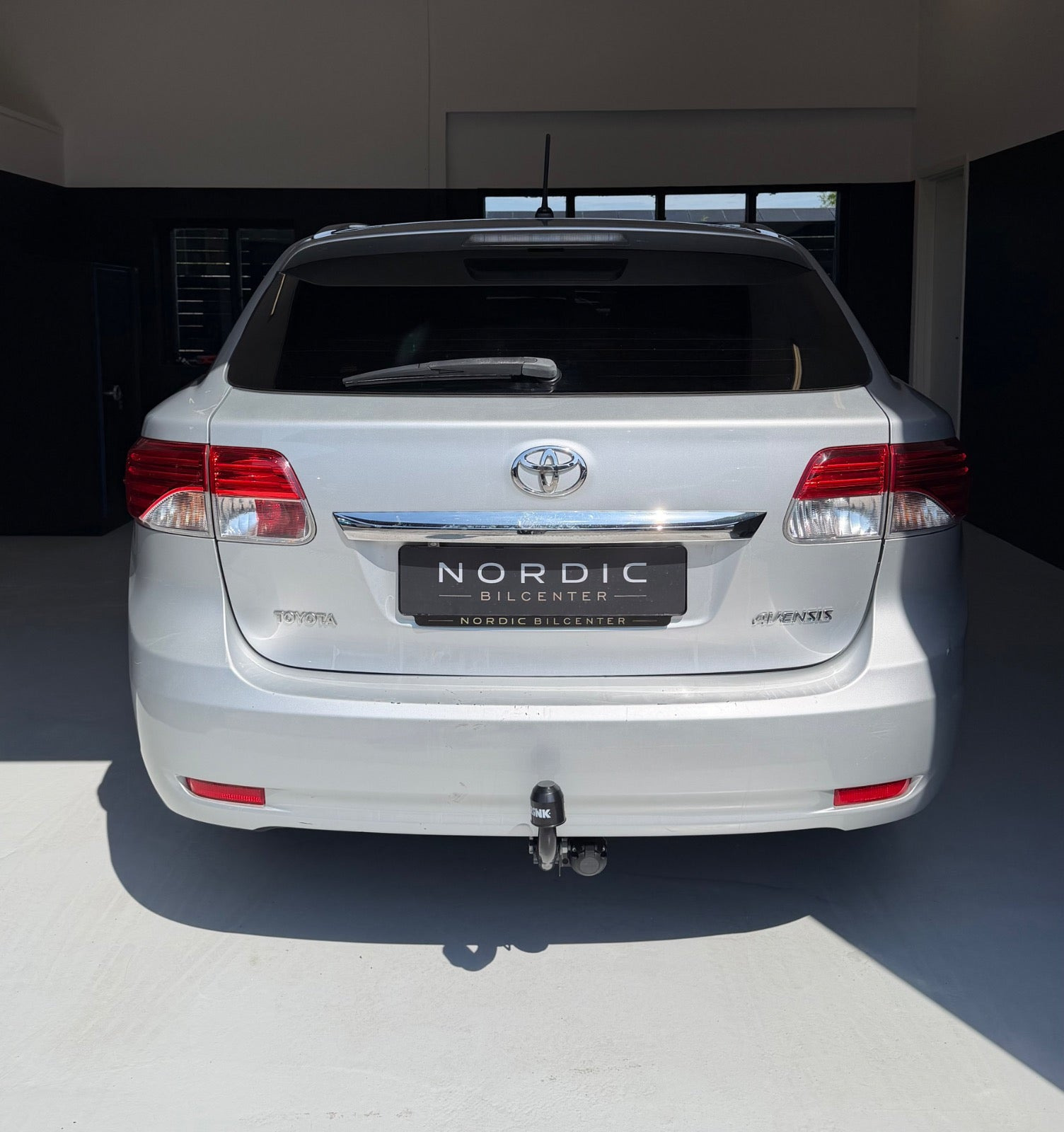 undefined Toyota Avensis fra 2014
